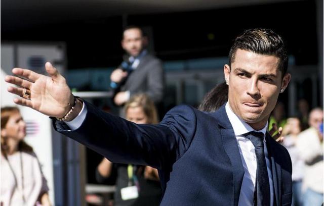 申花该拿公平竞赛奖！本赛季只得一张红牌 还是特谢拉碎碎念念（申花堪称公平竞赛典范：本季仅一红，唯一来自特谢拉的抱怨）