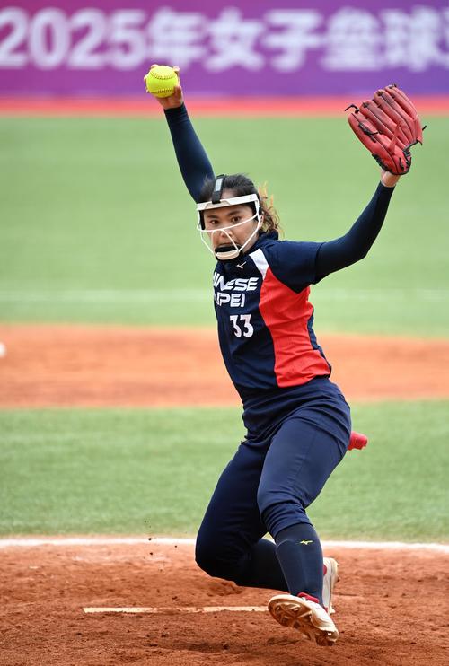 英超：曼城主场3-1击败布莱顿（英超：曼城主场3比1力克布莱顿）