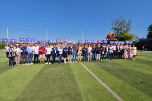 主裁：夸安萨拉拽丘库埃梅卡没判罚？这是极轻微、无效的拉拽（主裁解释未判罚夸安萨拉拽丘库埃梅卡：拉拽极轻微且无实质影响）