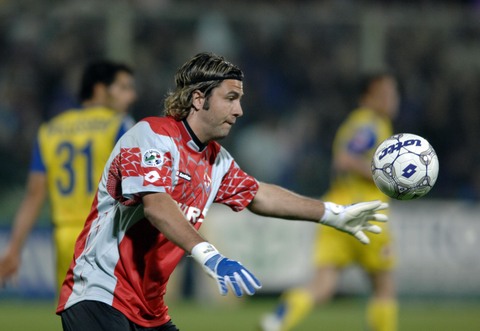 雷迪克：湖人希望东契奇尽快回归，但目前没有确切归队日期（雷迪克称湖人盼东契奇早日复出，但暂无明确回归时间）