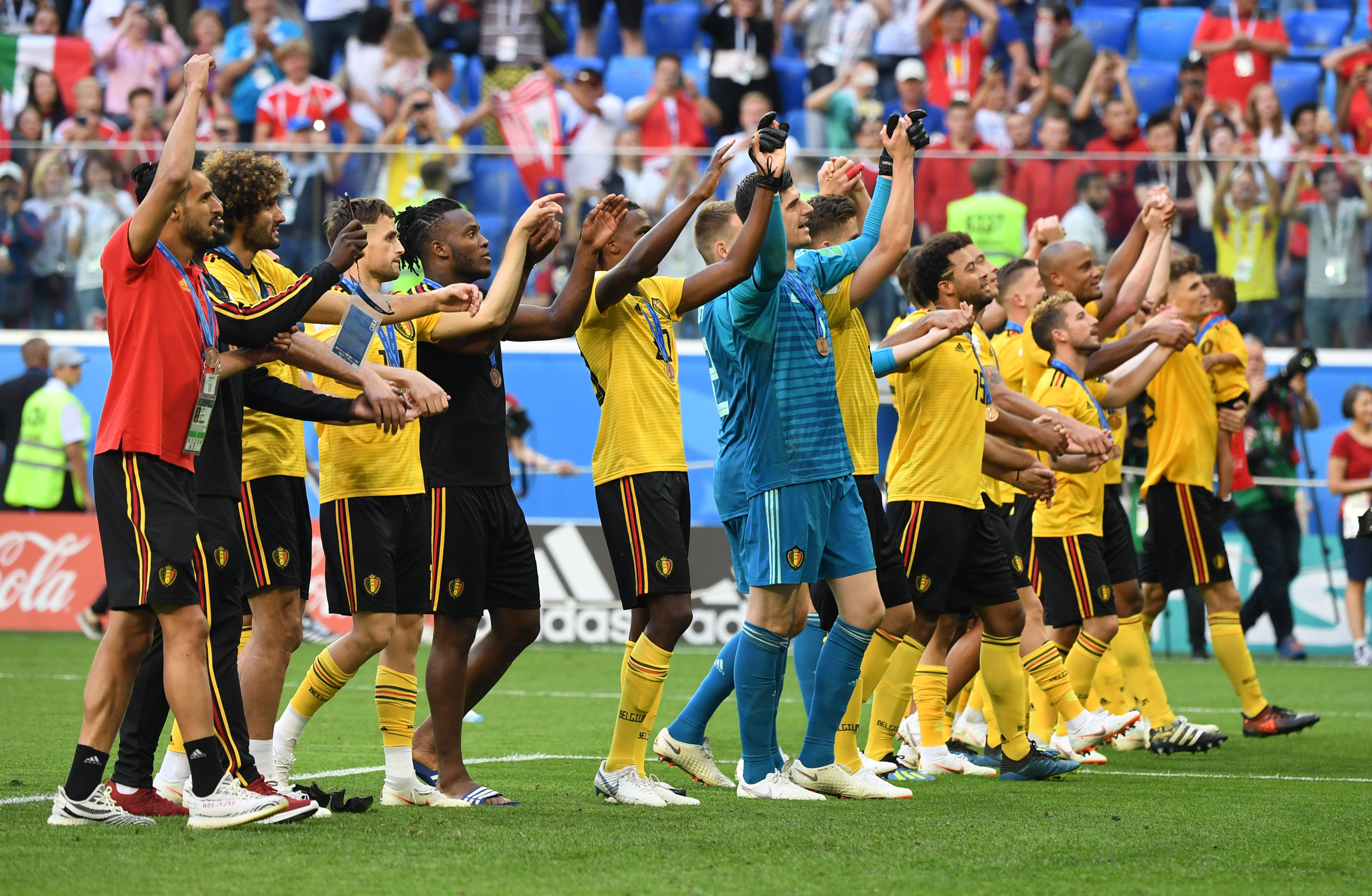 卢尼今日重返勇士主场，现场球迷将获赠一枚印有卢尼卡通照的徽章（卢尼今日回归勇士主场，现场派送卢尼卡通头像徽章）